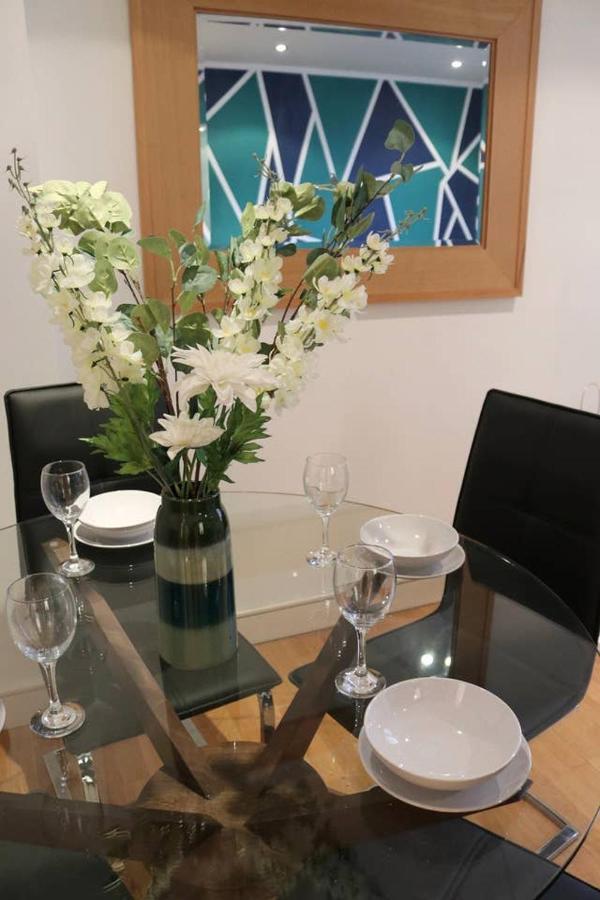Heart Of Leeds City Centre Living - Sleeps 6 Apartamento Exterior foto